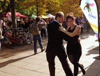 Tango - offen und bunt